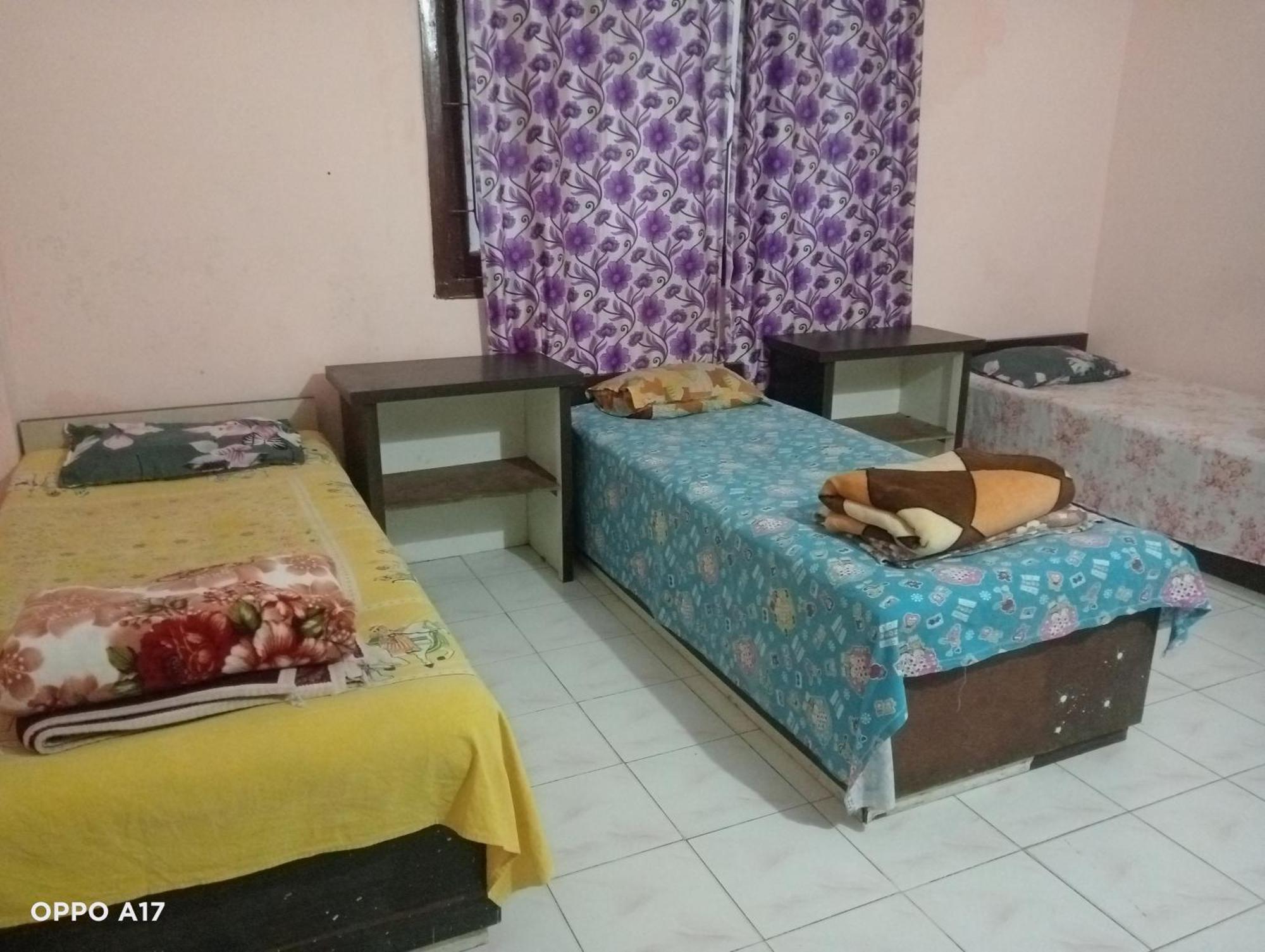 Swaroop Ashray Homestay シリグリ 部屋 写真
