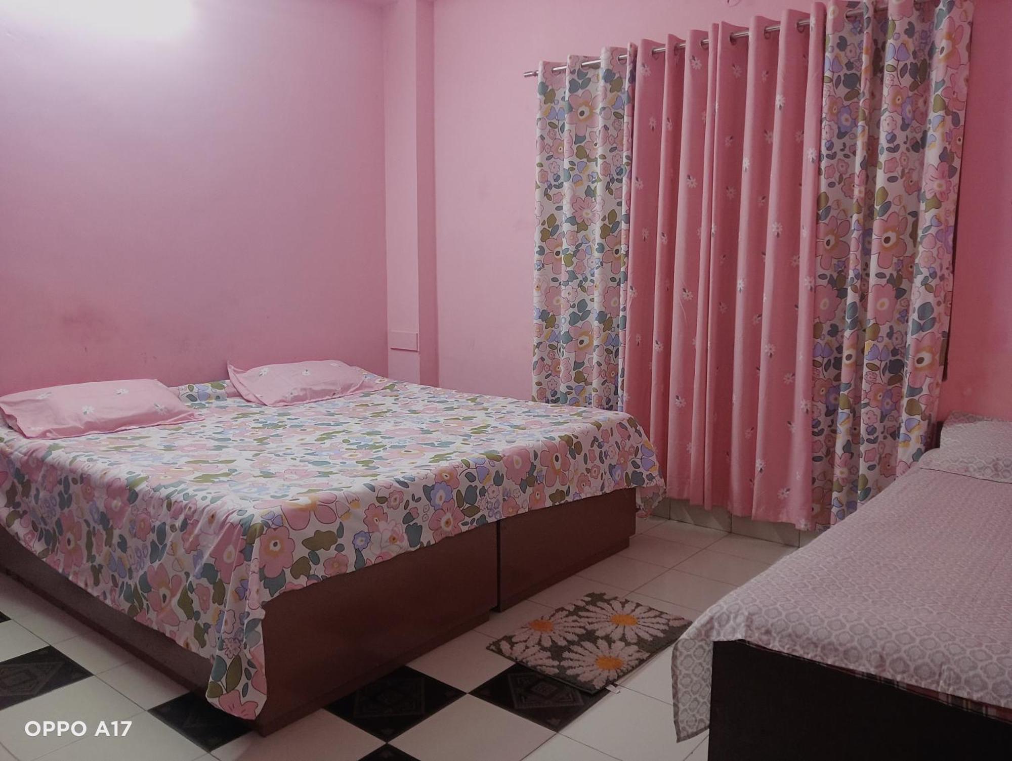 Swaroop Ashray Homestay シリグリ 部屋 写真
